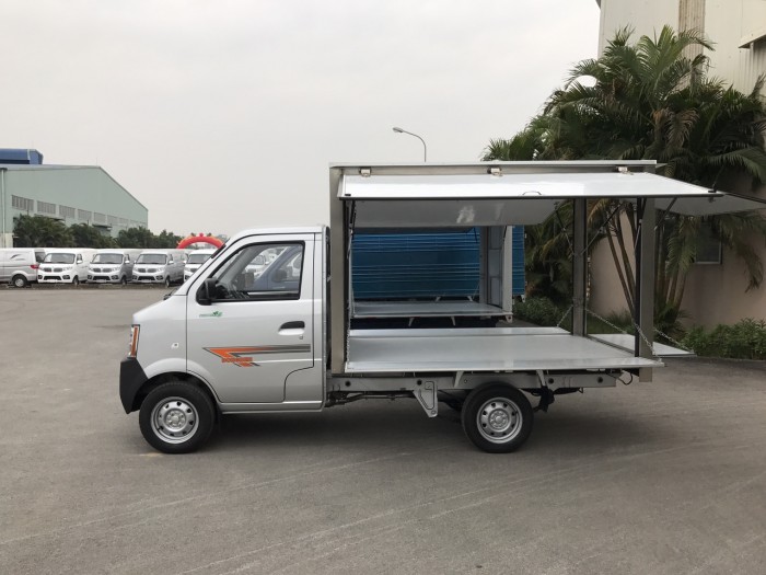 Xe tải Dongben thùng kín 770 kg thùng cánh dơi mới