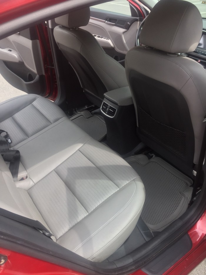 Bán xe Hyundai Elantra 1.6AT 2016 màu đỏ