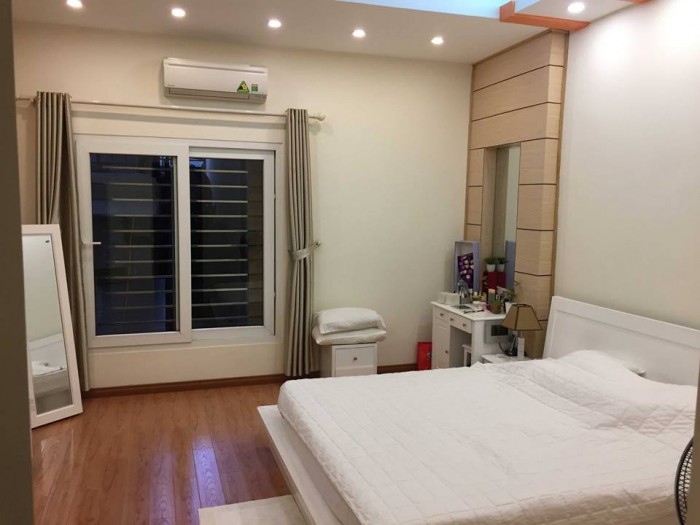 Nhà đẹp ngõ Bùi Xương Trạch cần bán 40m2 4 tầng MT 4m