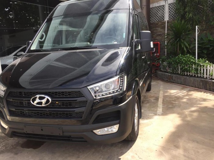 Xe khách 16 chỗ Hyundai solati