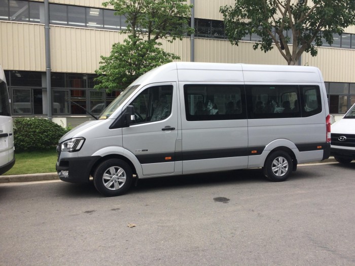 Xe khách 16 chỗ Hyundai solati