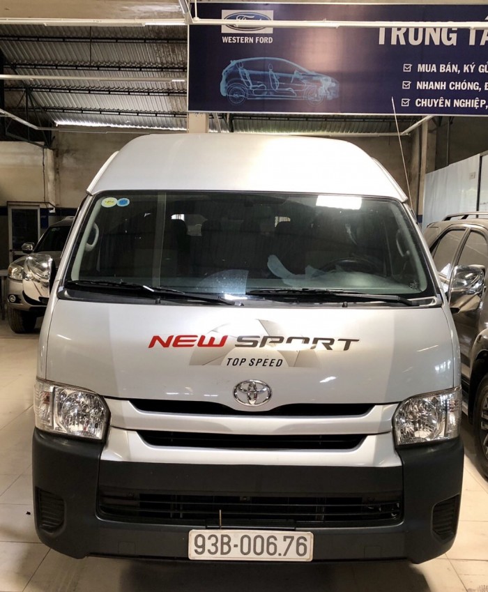 Toyota Hiace 2015, MT, xe cá nhân, xe nhập Nhật đẹp long lanh