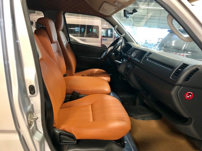 Toyota Hiace 2015, MT, xe cá nhân, xe nhập Nhật đẹp long lanh