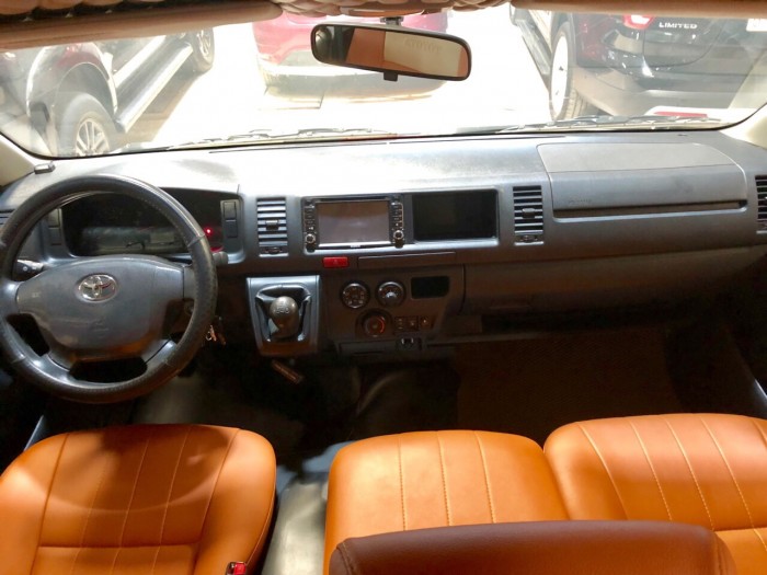 Toyota Hiace 2015, MT, xe cá nhân, xe nhập Nhật đẹp long lanh