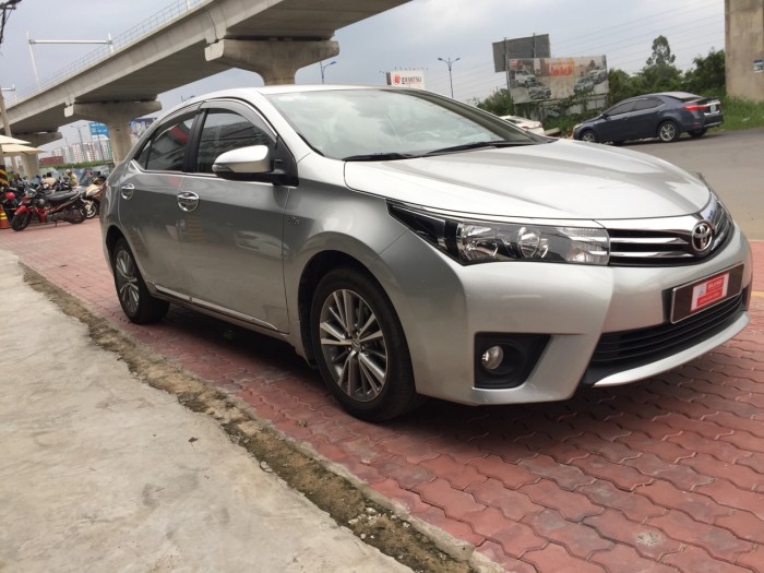 Bán xe Altis 1.8 số sàn đời 2015 màu Bạc