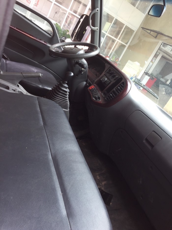 Hyundai hd65 hạ tải thành phố thùng kín đã qua sử dụng sx 2015