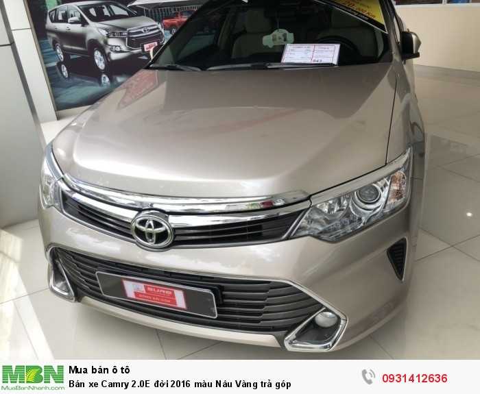 Bán xe Camry 2.0E đời 2016 màu Nâu Vàng trả góp