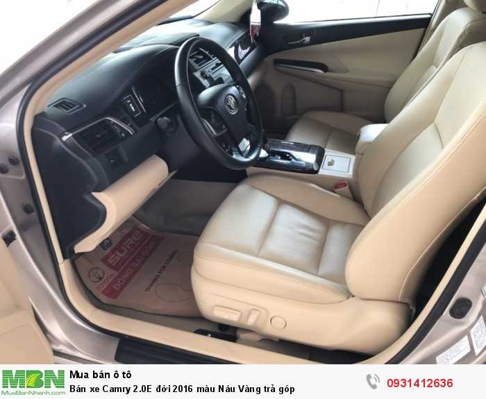 Bán xe Camry 2.0E đời 2016 màu Nâu Vàng trả góp