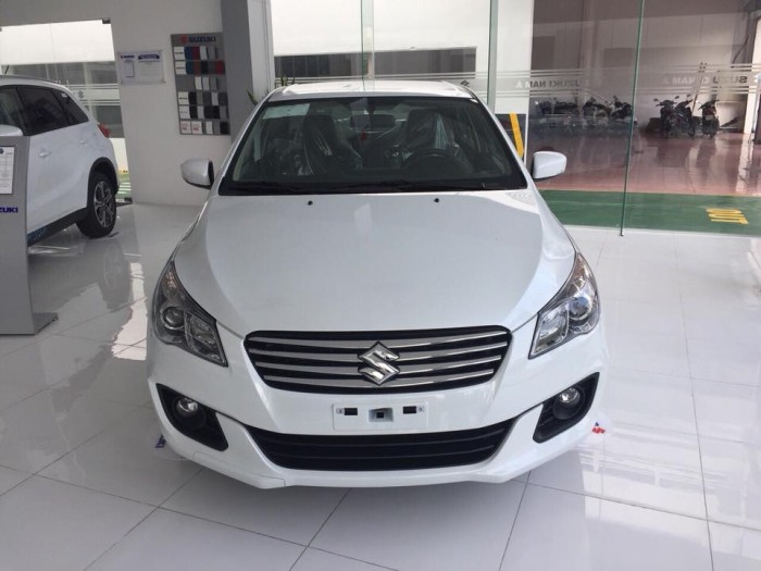 Mẫu sedan hạng B SUZUKI CIAZ nhập khẩu giá rẻ