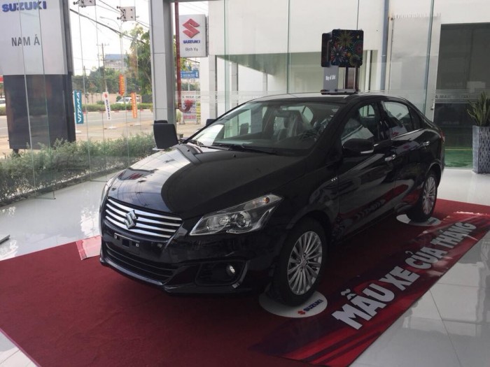 Mẫu sedan hạng B SUZUKI CIAZ nhập khẩu giá rẻ