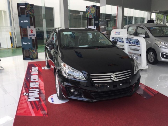 Mẫu sedan hạng B SUZUKI CIAZ nhập khẩu giá rẻ