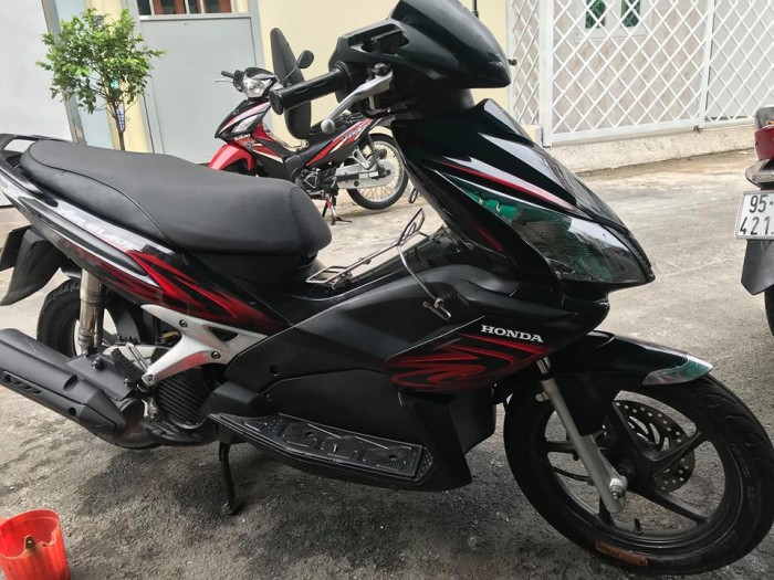 Air Blade lên thái màu đỏ Đen,bstp, hinh that nhé xe keng