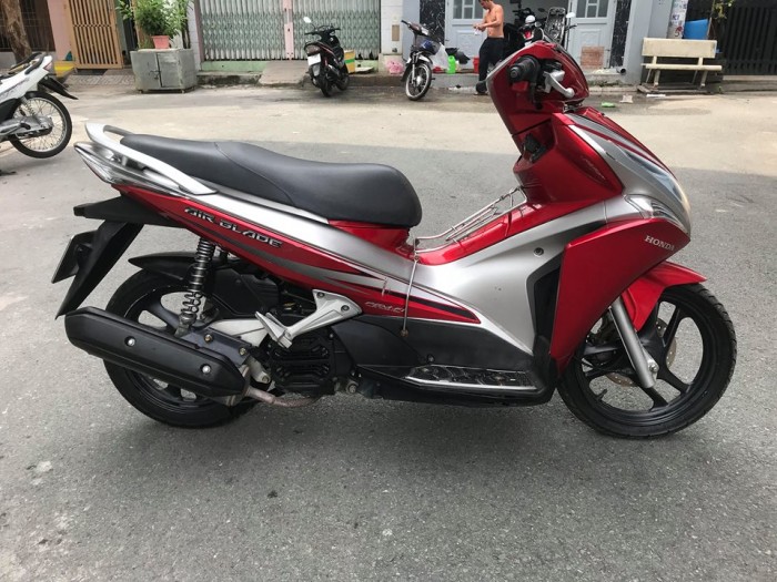 Xe AirBlade màu đỏ bac sport đầu bự fi,hinh tha