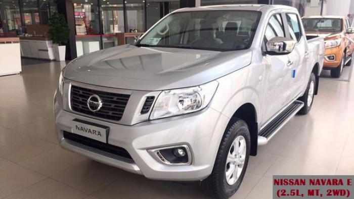 Nissan Navara E 2.5 MT 2WD 2018 (Xe nhập khẩu, 1 cầu số sàn, Màu bạc)