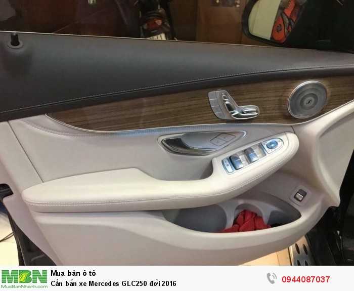 Cần bán xe Mercedes GLC250 đời 2016