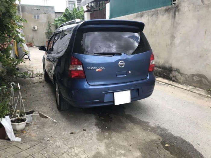 Đổi xe mới cần bán xe Livina 2010, số tự động, màu xanh