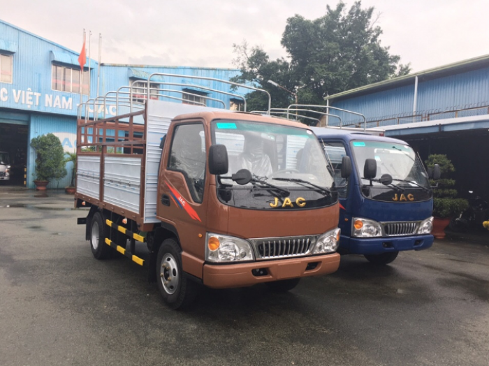 Xe tải Jac 2T4- 2.4T- 2,4t- 2.4 tấn - thùng mui bạt 2018