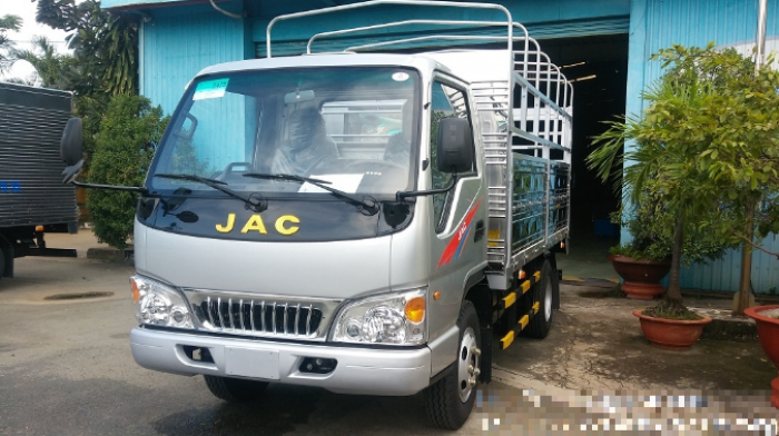 Xe tải Jac 2T4- 2.4T- 2,4t- 2.4 tấn - thùng mui bạt 2018