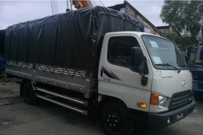 Xe tải hyundai Hd700 thùng mui bạt 6T85 trả góp tại tphcm