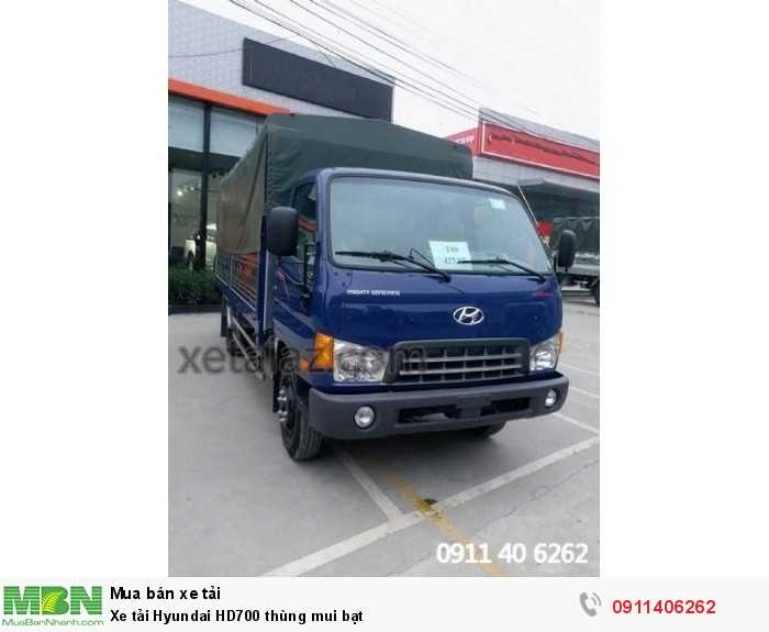 Xe tải Hyundai HD700 thùng mui bạt