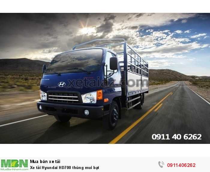 Xe tải Hyundai HD700 thùng mui bạt