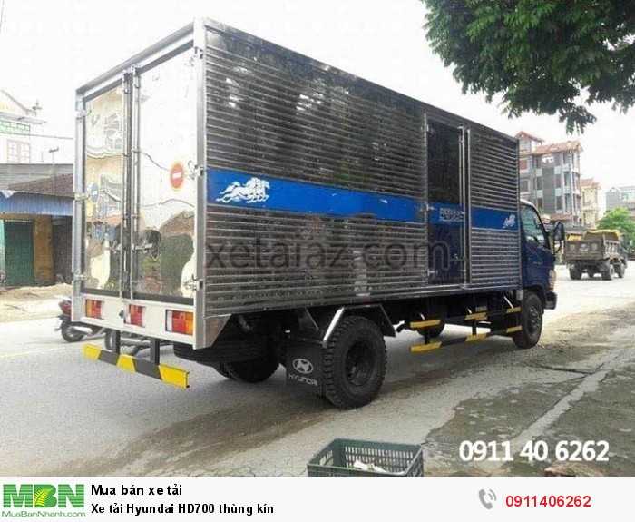 Xe tải Hyundai HD700 thùng kín