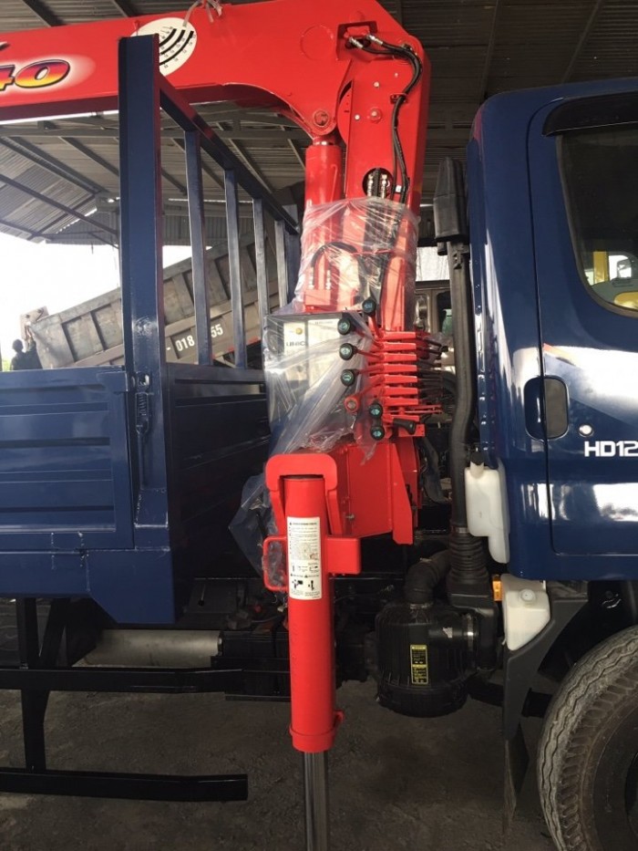 Xe tải gắn cẩu Hyundai HD120SL gắn cẩu UNIC 3 tấn 4 khúc