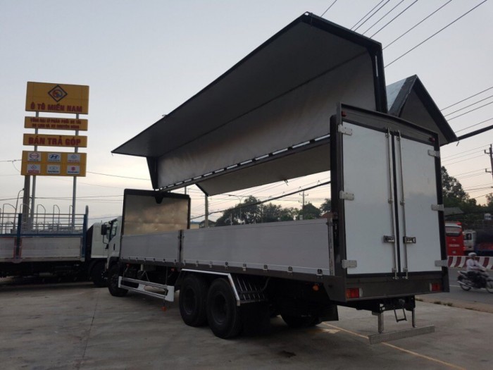 Xe tải Hino 3 chân FL8JTSL 16 tấn thùng cánh dơi - Trả trước 10% nhận xe