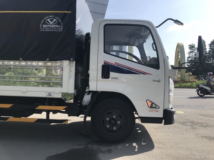 Xe tải Hyundai IZ65 Gold 2.5 tấn thùng mui bạt, trả trước 60 triệu, giao xe ngay