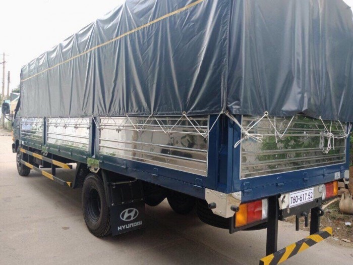 Xe tải Hyundai HD120SL 8.5 tấn, thùng mui bạt dài 6m3, trả trước 100 triệu - GIAO XE NGAY