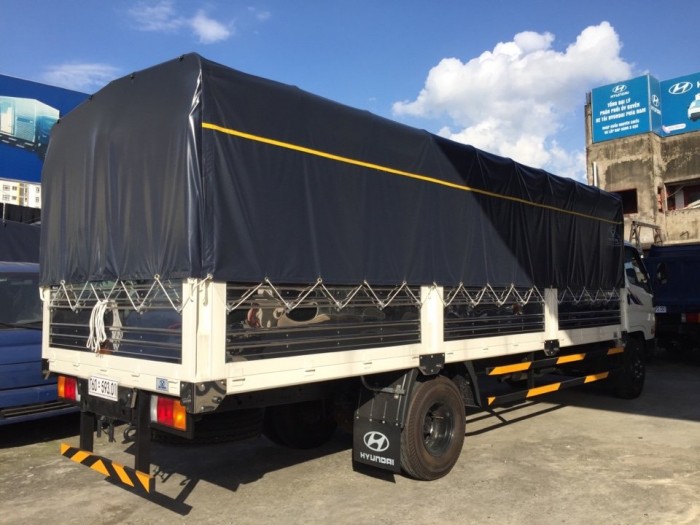 Mua trả góp xe tải Hyundai 8.5 tấn, thùng mui bạt - GIAO XE NGAY