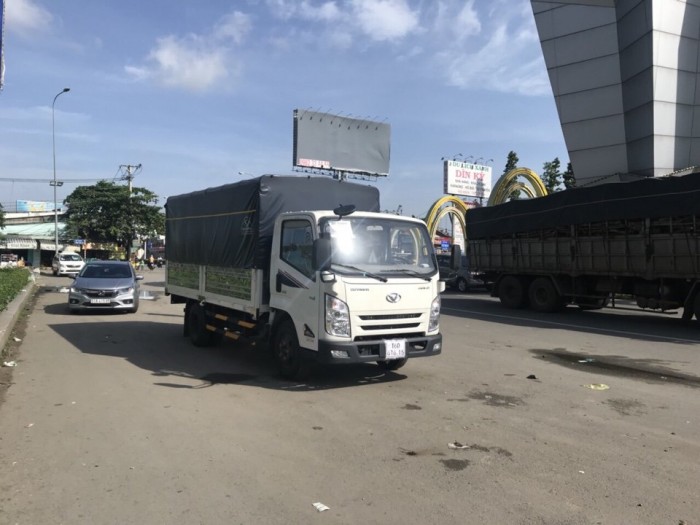 Bán xe tải Hyundai IZ65 tải trọng 1.9 tấn, thùng mui bạt, trả trước 80 triệu - GIAO XE NGAY