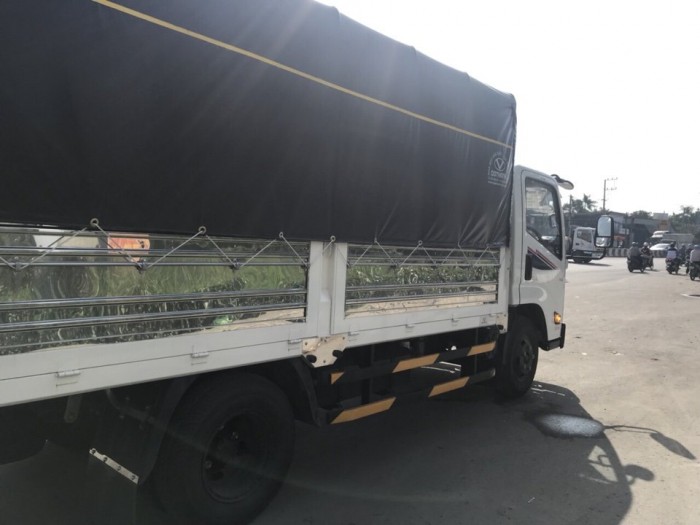 Bán xe tải Hyundai IZ65 tải trọng 1.9 tấn, thùng mui bạt, trả trước 80 triệu - GIAO XE NGAY