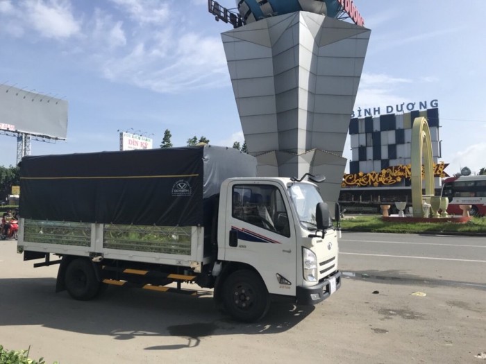 Bán xe tải Hyundai IZ65 tải trọng 1.9 tấn, thùng mui bạt, trả trước 80 triệu - GIAO XE NGAY