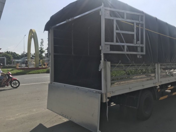 Bán xe tải Hyundai IZ65 tải trọng 1.9 tấn, thùng mui bạt, trả trước 80 triệu - GIAO XE NGAY