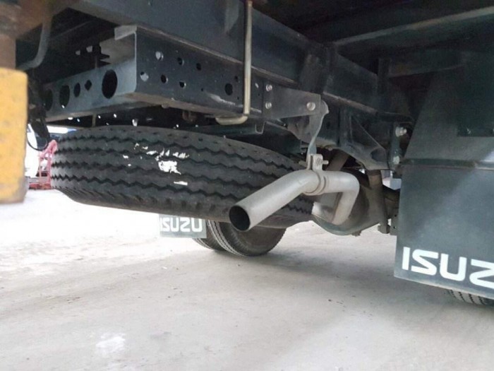 Xe tải ISUZU 2.2 tấn QKR77HE4, thùng mui bạt, trả trước 70 triệu - GIAO XE NGAY