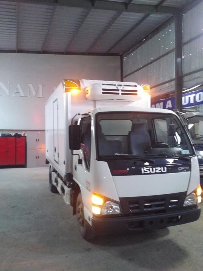 Xe tải ISUZU 2.4 tấn QKR77HE4, thùng đông lạnh - Trả trước 100 triệu, giao xe ngay.