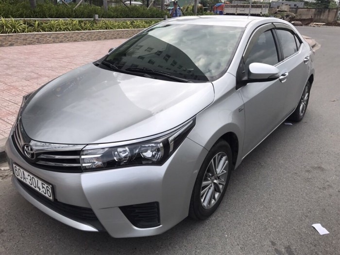 Bán Toyata Altis sx 2k16 chạy lướt