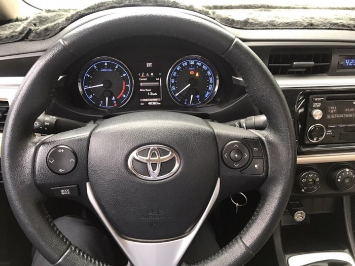 Bán Toyata Altis sx 2k16 chạy lướt