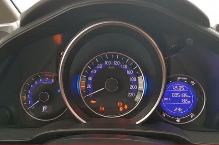 {Đồng Nai} Honda Jazz V , tặng ngay 25 triệu phụ kiện hoặc 20 triệu Tiền mặt, hỗ trợ mua xe trả góp lãi suất ưu đãi
