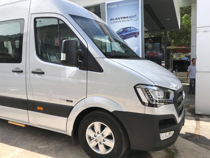 Minibus Hyundai Solati 16 chỗ H350 2018, Giao xe trong tháng 11