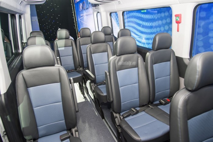Minibus Hyundai Solati 16 chỗ H350 2018, Giao xe trong tháng 11