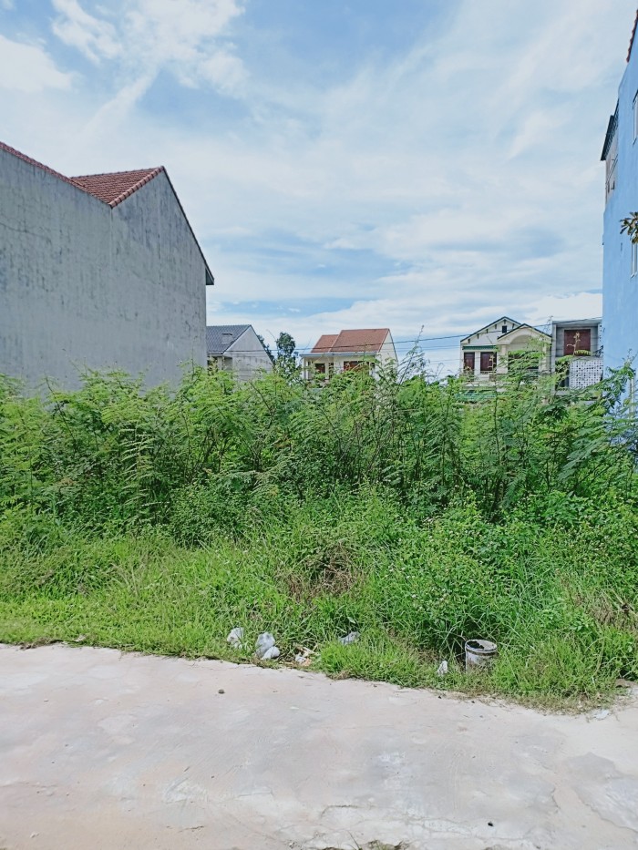Bán nhanh lô đất KQH Chiết Bi đối diện Huế Green City giá 9tr/m2.