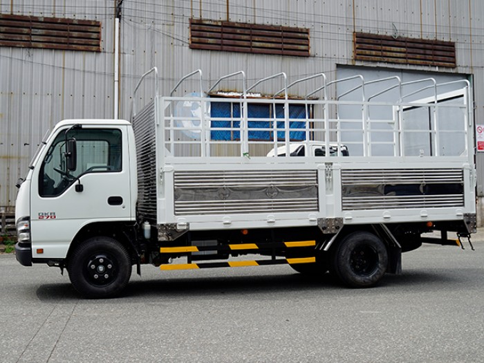 Xe tải ISUZU 1.9 tấn thùng mui bạt - Trả trước 100 triệu, giao xe ngay