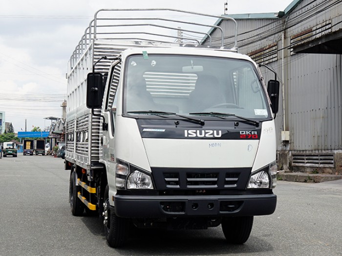 Xe tải ISUZU 1.9 tấn thùng mui bạt - Trả trước 100 triệu, giao xe ngay