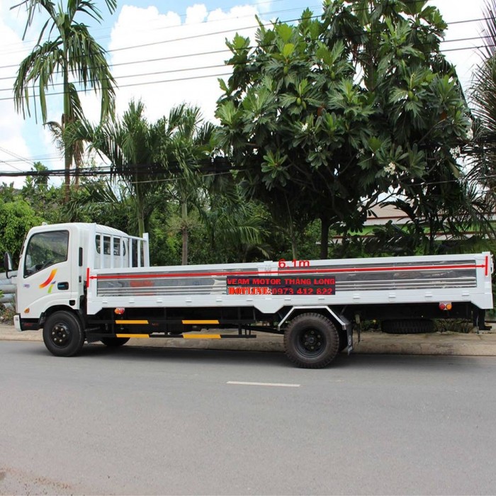 Xe tải 1,9T thùng dài 6,1m vào thành phố ban ngày