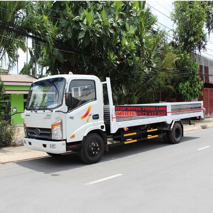 Xe tải 1,9T thùng dài 6,1m vào thành phố ban ngày