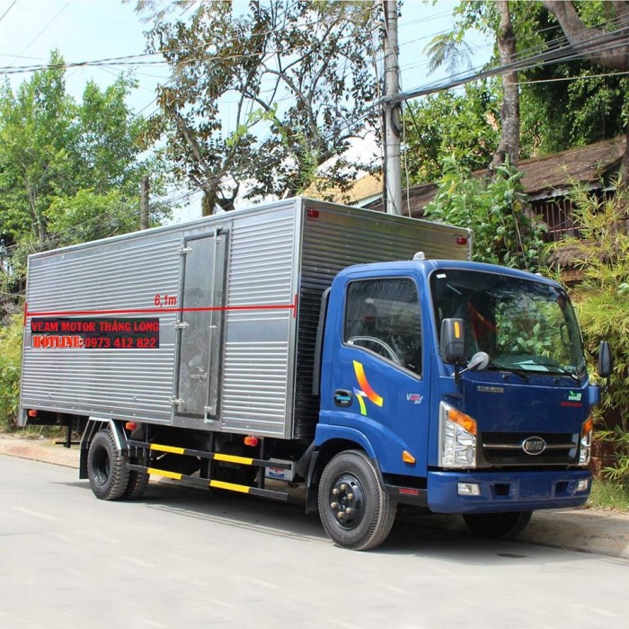 Xe tải 1,9T thùng dài 6,1m vào thành phố ban ngày