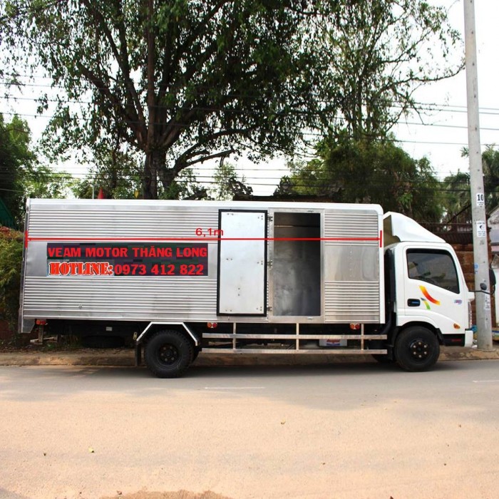 Xe tải 1,9T thùng dài 6,1m vào thành phố ban ngày