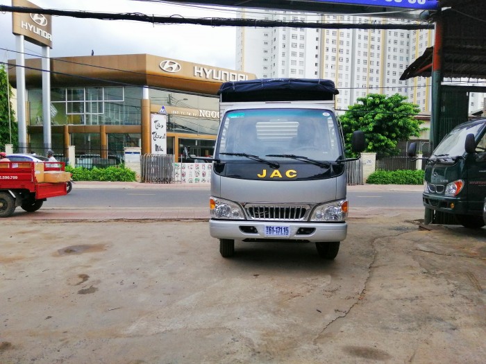 Xe tải Jac 2.4 tấn thùng bạt